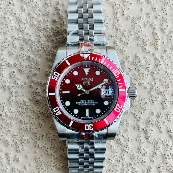 COPY - Seiko Mods NH35 movement Japan 
With Red bull  Face ceramic bezel - Picture 4 of 9